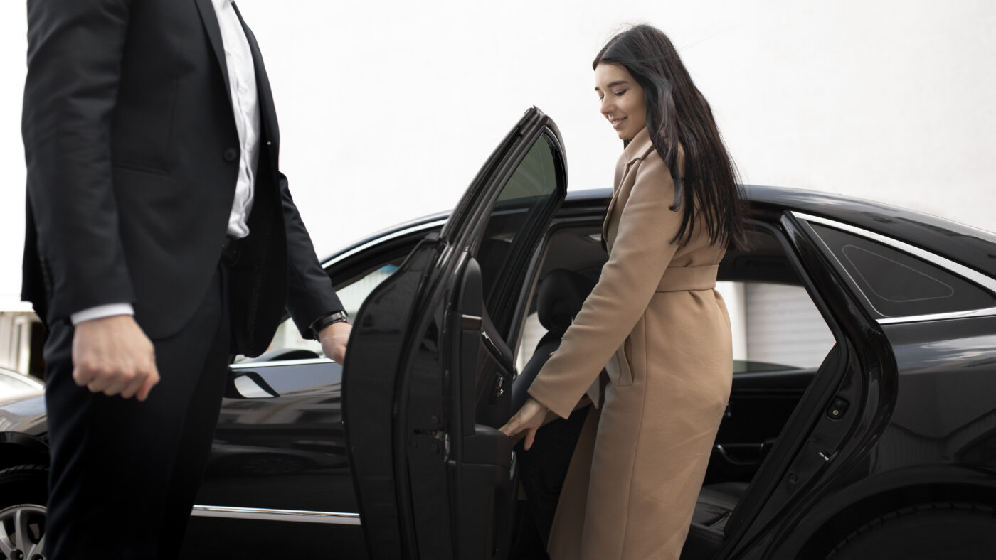 Chauffeur For Melbourne City to Airport Transfer
